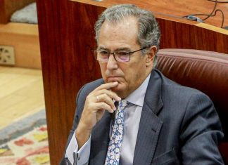 Colabora con la demanda a la Consejería de Educación por la vuelta temeraria a las aulas