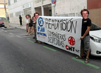 Nuevo acto de protesta ante Plan Internacional por la readmisión de las despedidas